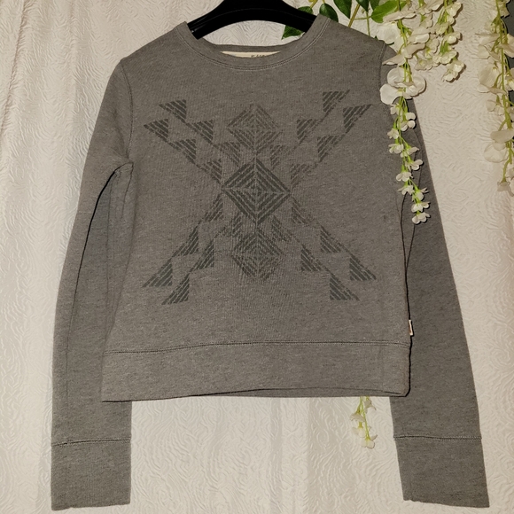 💵3/$20 Toms Kids Grey Design Print Sweatshirt Size Med - Picture 2 of 7